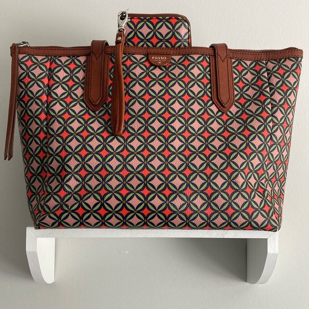 Fossil Genuine Leather XL Tote and Long Wallet Wallet Set